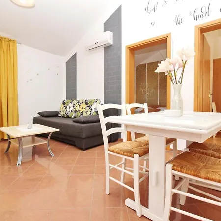 In Mit Eigenem Balkon - B59599